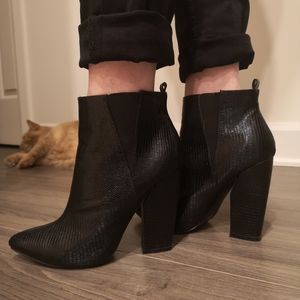 .Machi "Mila" / Snake/ Pointed Toe/ Ankle Booties